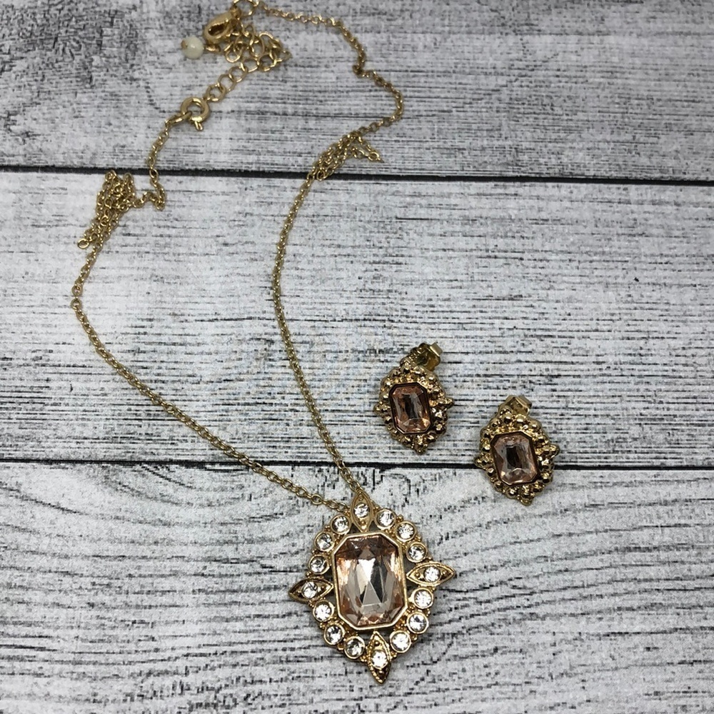 Vintage Avon SaQ necklace and earrings jewelry set costume